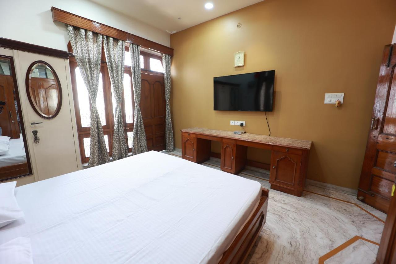 Kapoor Sahab Homestay : It'S A Home Away From Home. Varanasi Eksteriør bilde