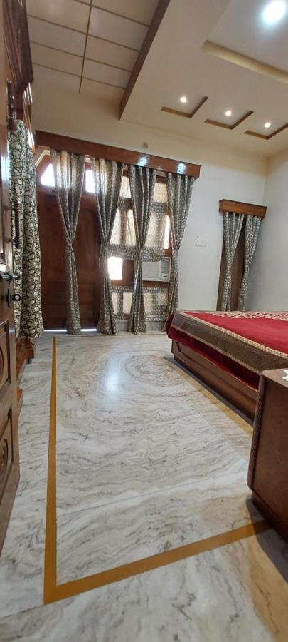 Kapoor Sahab Homestay : It'S A Home Away From Home. Varanasi Eksteriør bilde